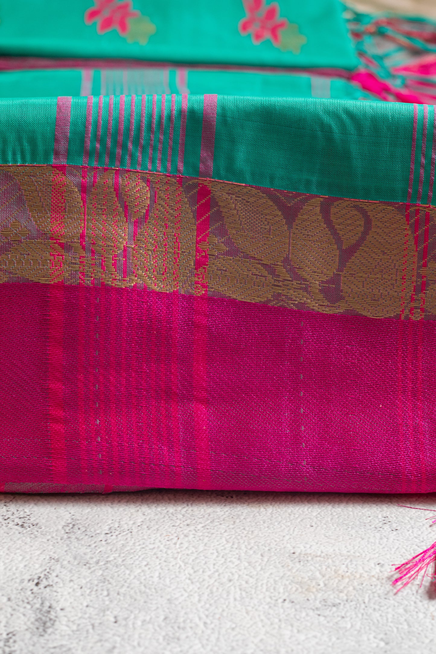 Green Exquisite Handwoven Cotton Tussar Matka Saree